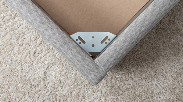 Кровать Миа 160 рогожка серый, кант желтовато-коричневый с ортопедическим основанием и подъемным механизмом