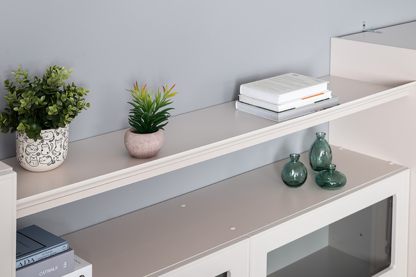 Гостиная Ричфорд композиция 1 без карнизов, кашемир 5981 BS, моно керамика D166-2 ПВХ, белый PE шагрень (собирается на любую сторону)